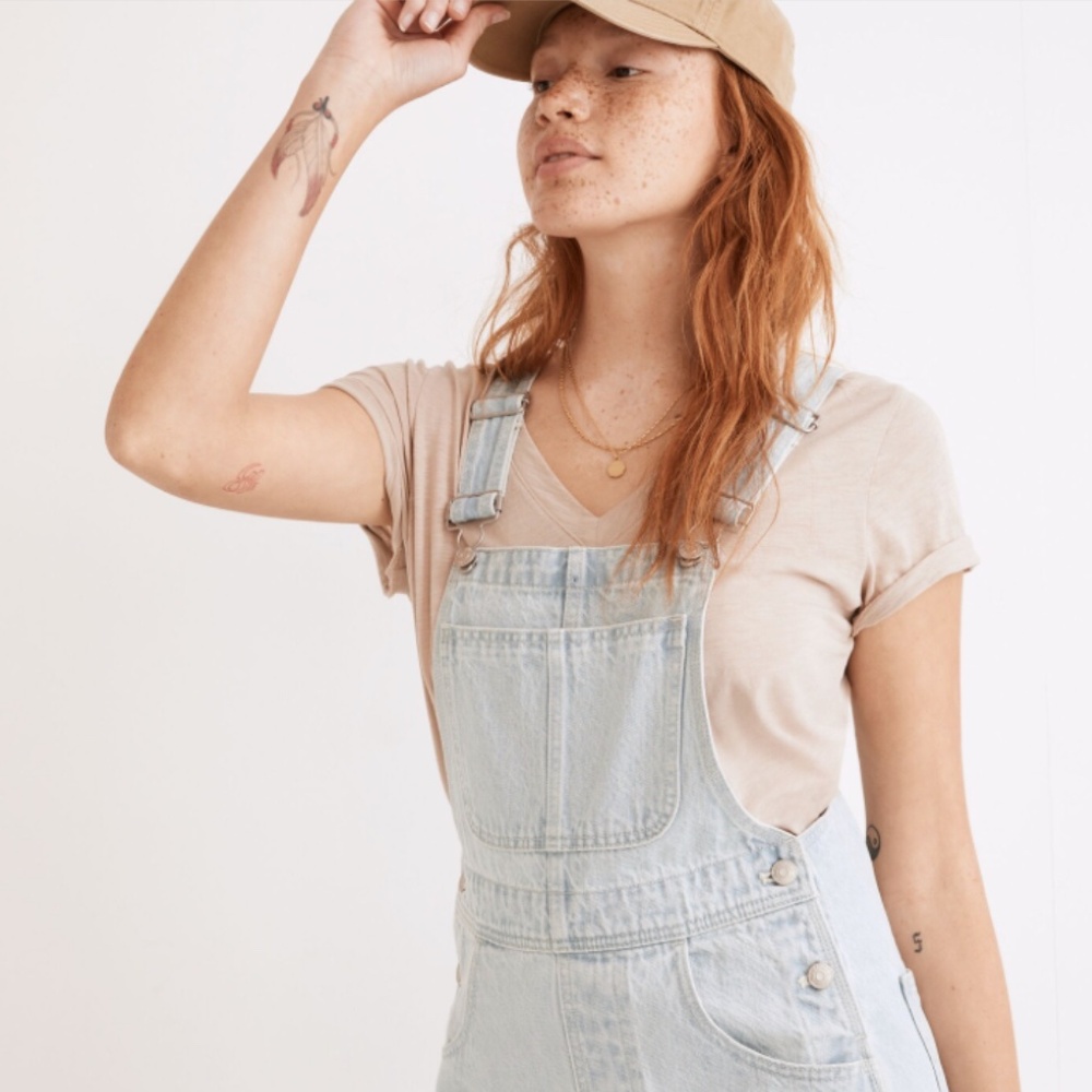 Madewell - Denim Oversized Carpenter Overalls in Bretton Wash - Picture 3 of 5